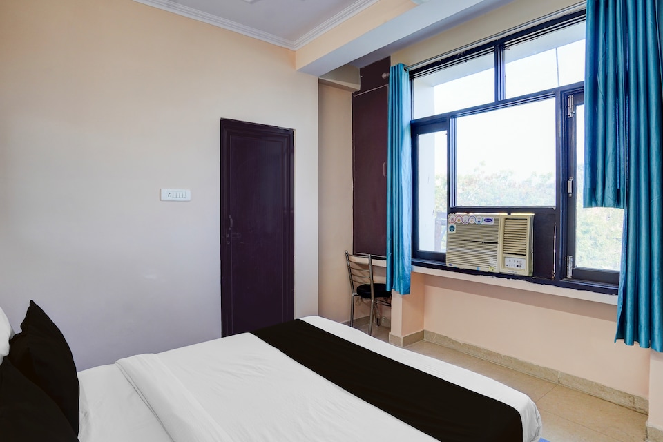 Super Collection O BHU Campus Formerly Lily Grand , Lanka, Varanasi