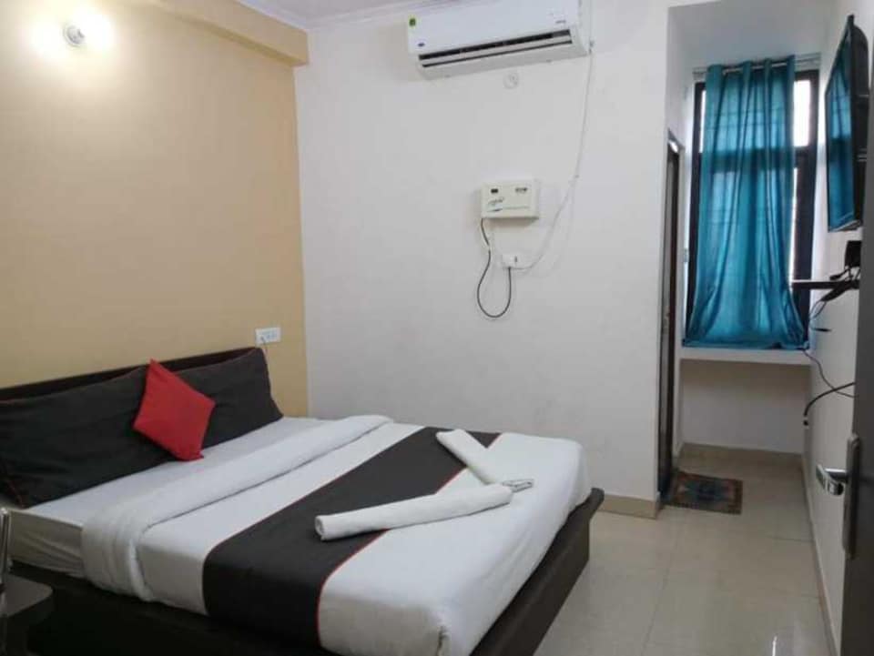 Collection O BHU Campus Formerly Lily Grand , Lanka, Varanasi