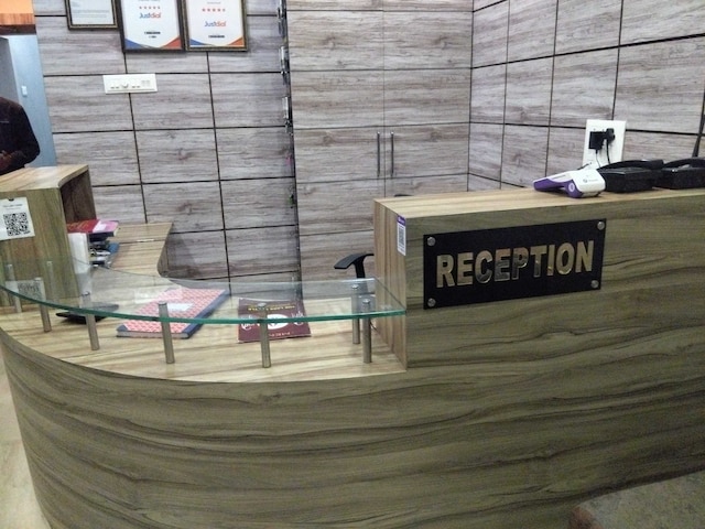 Hotel O Regal Retreat 