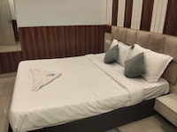 Hotel O Regal Retreat 