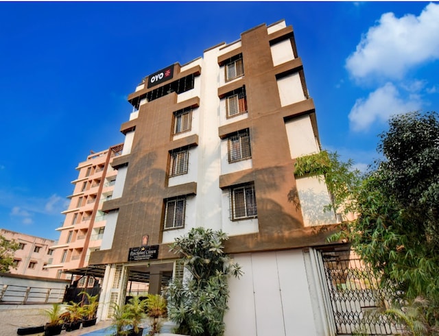 Hotel O Panchsheel Crown Ac Suites And Luxury Rooms