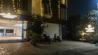 Hotel O Panchsheel Crown Ac Suites And Luxury Rooms