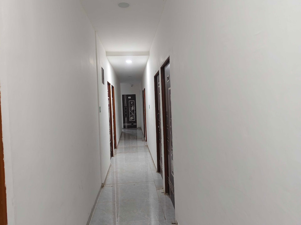 Hotel O Om Yatri Own Lodging, Nashik, Nashik