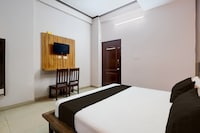 SPOT ON Pankhudi Hotel And Bar 