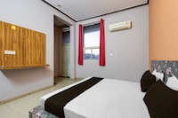 SPOT ON Pankhudi Hotel And Bar 