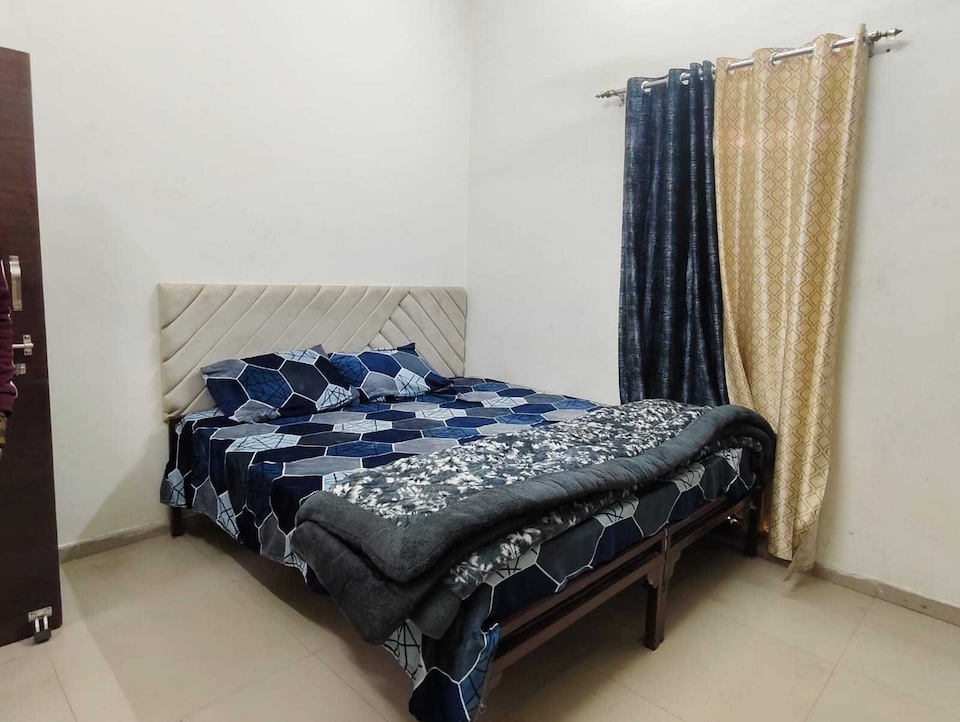 SPOT ON Sunny Palace Hotel, Achrol, Achrol