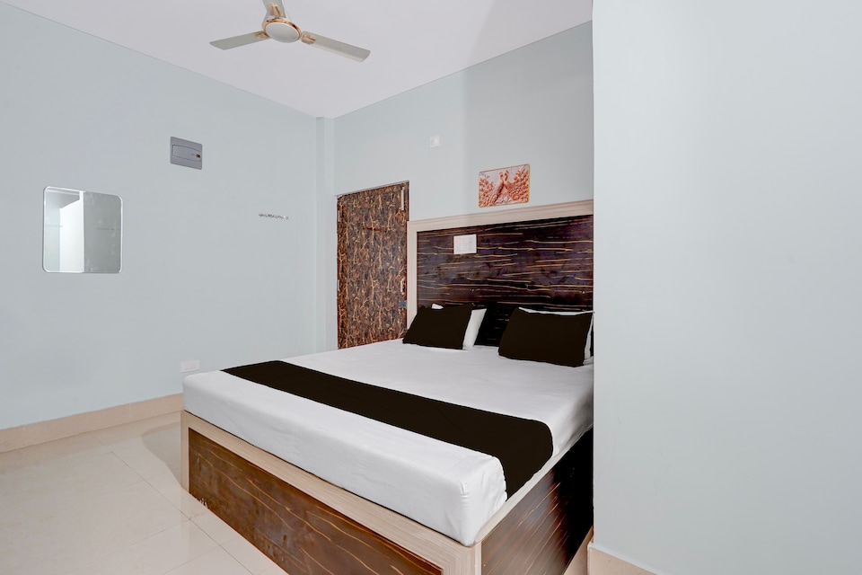 SPOT ON Hotel Royal , Patna, Patna