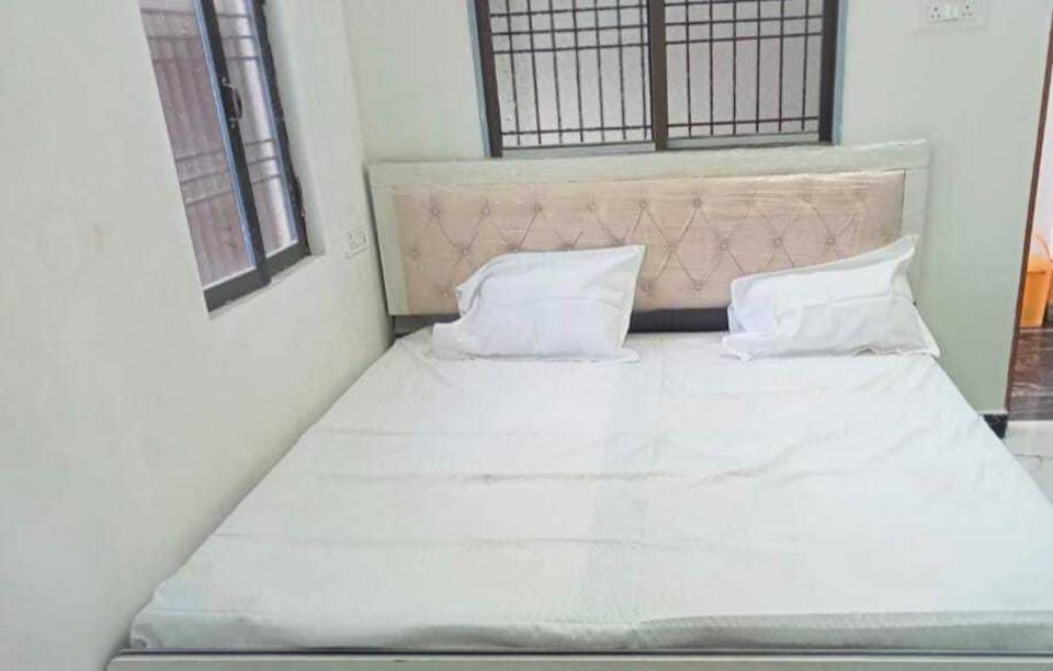 SPOT ON Star In, Mirzapur, Mirzapur