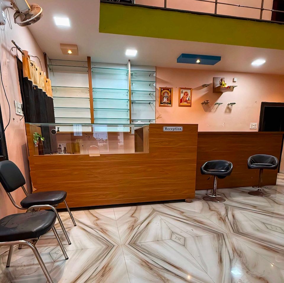 Hotel O Moonlight guest house, Khamgaon, Buldhana