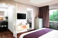 Collection O The Step Sathorn