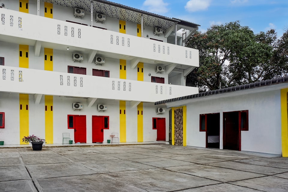 Dancenter Graha Aisyah, Medan, Medan