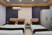 Super Townhouse Varanasi Cantonment Formerly Ayushman Inn