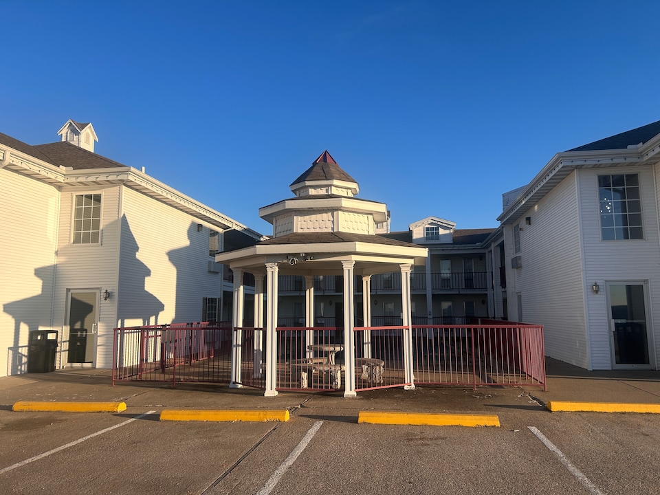 Osage Village Inn Near Lake Ozarks US 54, C65065, Osage Beach MO