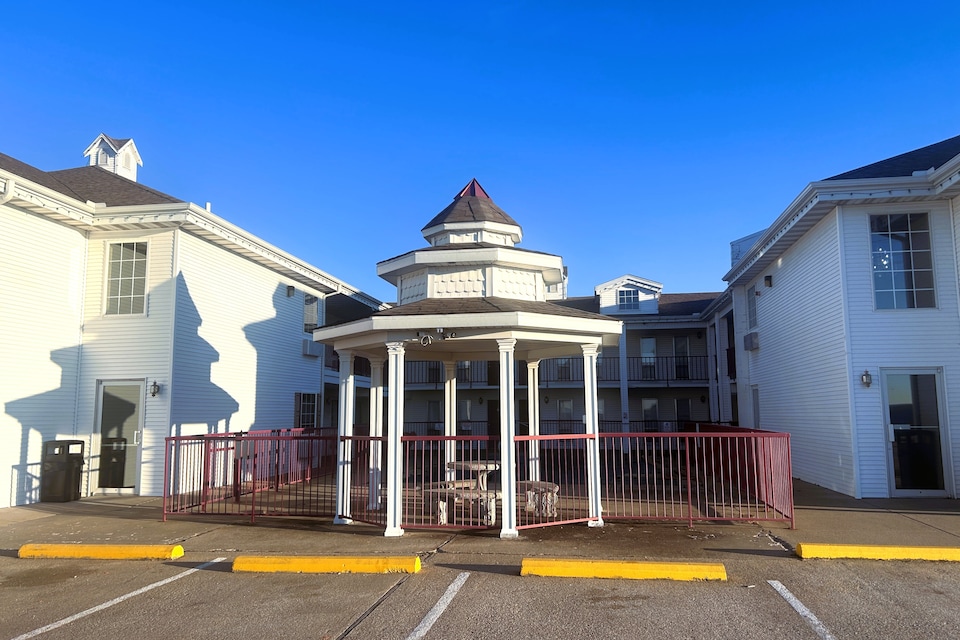 Osage Village Inn Near Lake Ozarks US 54, C65065, Osage Beach MO