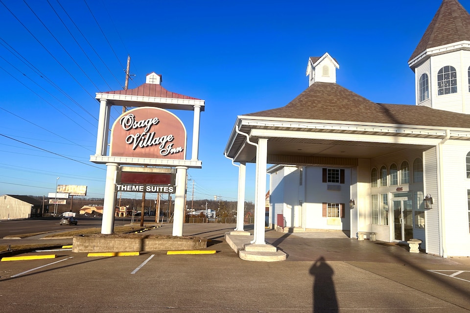 Osage Village Inn Near Lake Ozarks US 54, C65065, Osage Beach MO