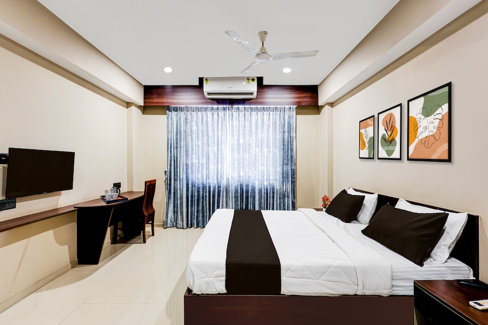 Townhouse GIDC Ankleshwar Formerly Studio 60, Railway Station Ankleshwar, Ankleshwar