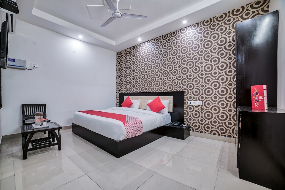 Hotel O Crown Residency, Faridabad, Faridabad
