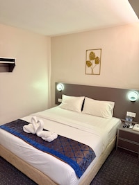 Capital O 91281 Hotel First Garden By Kr Cosmos