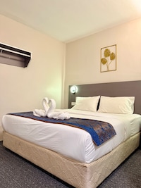 Capital O 91281 Hotel First Garden By Kr Cosmos