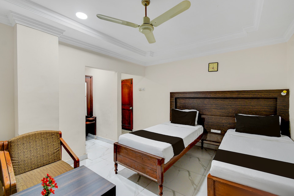 Super Townhouse Godavarikhani Bus Terminal Formerly Sai Leela Residency, Karimnagar, Karimnagar