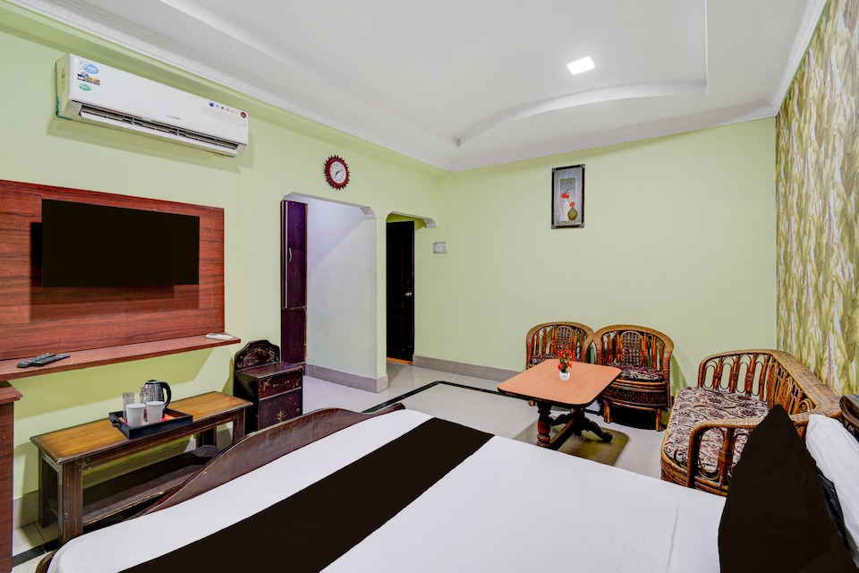 Townhouse Godavarikhani Bus Terminal Formerly Sai Leela Residency, Karimnagar, Karimnagar