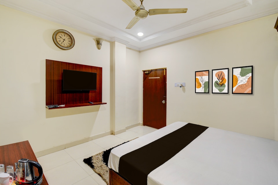 Townhouse Godavarikhani Bus Terminal Formerly Sai Leela Residency, Karimnagar, Karimnagar