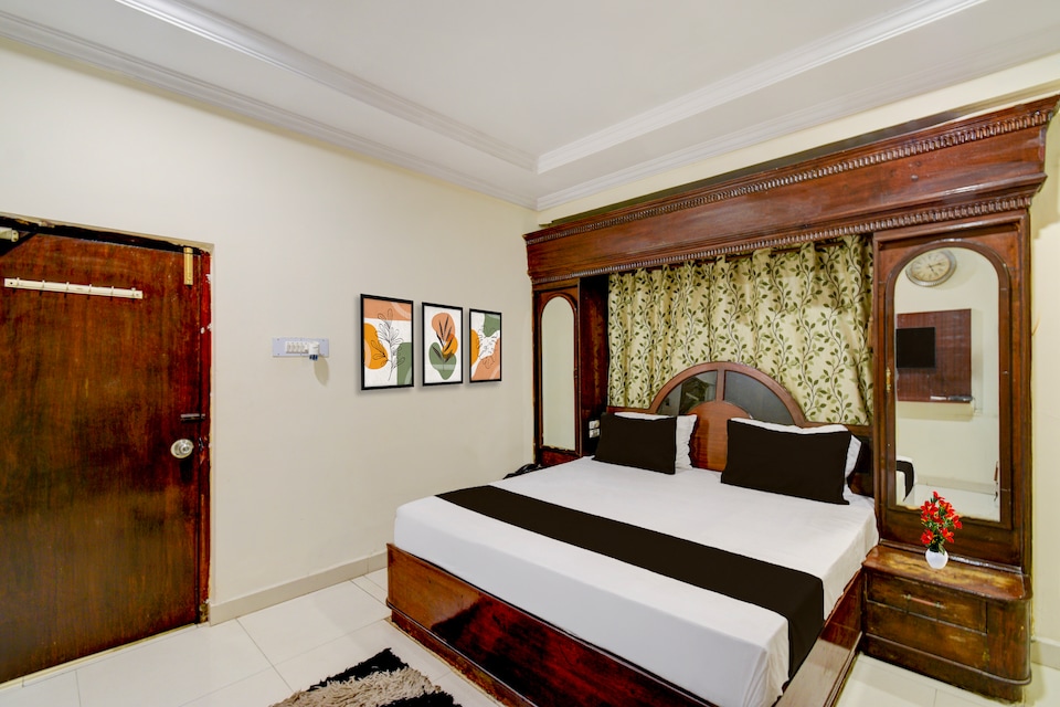 Townhouse Godavarikhani Bus Terminal Formerly Sai Leela Residency, Karimnagar, Karimnagar