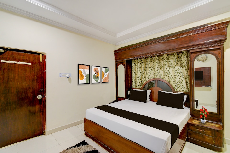 Super Townhouse Godavarikhani Bus Terminal Formerly Sai Leela Residency, Karimnagar, Karimnagar
