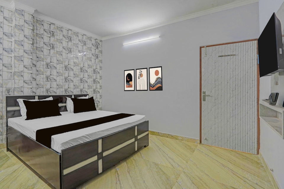Hotel O Lotus Stay BnB, Saket Delhi, Delhi