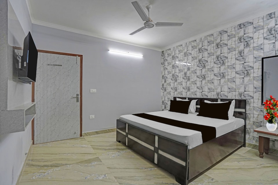 Hotel O Lotus Stay BnB, Saket Delhi, Delhi