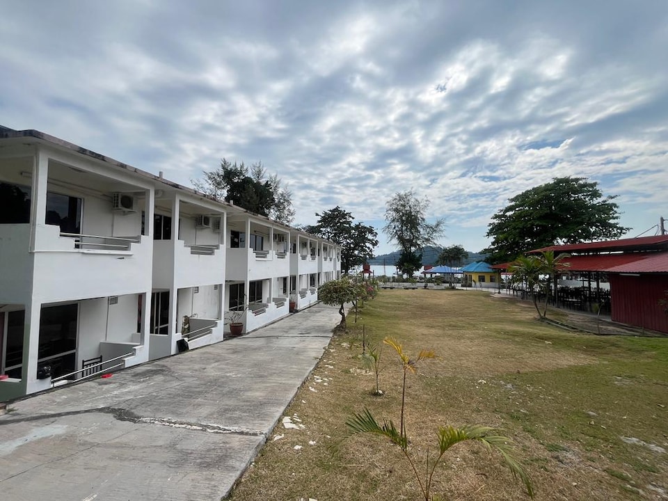 Collection O Analisa Beach Resort , Pangkor, Perak