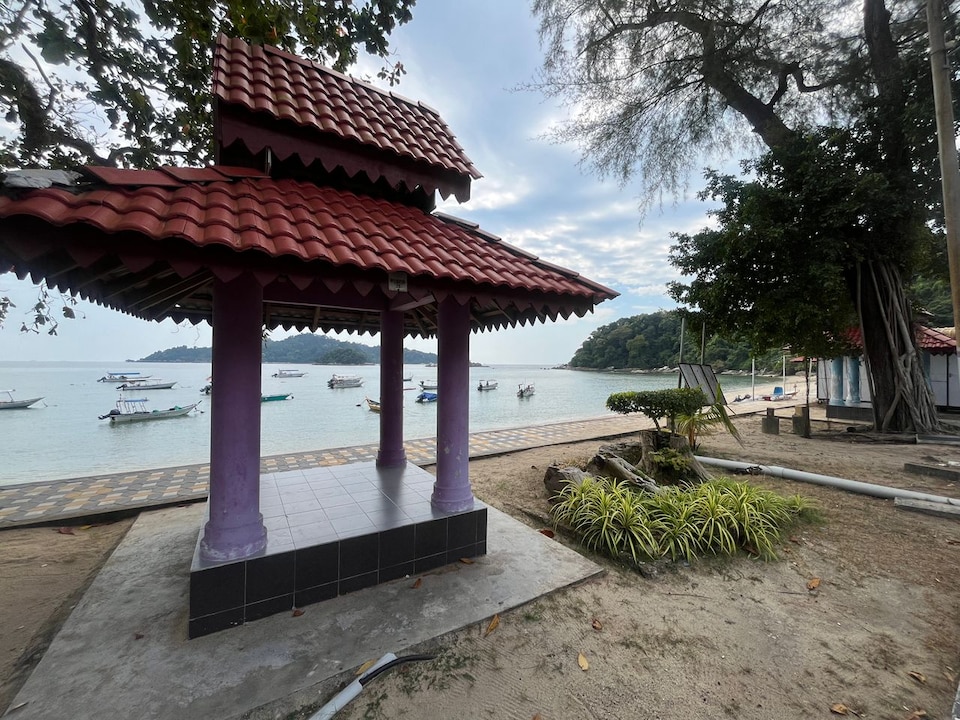 Collection O Analisa Beach Resort , Pangkor, Perak