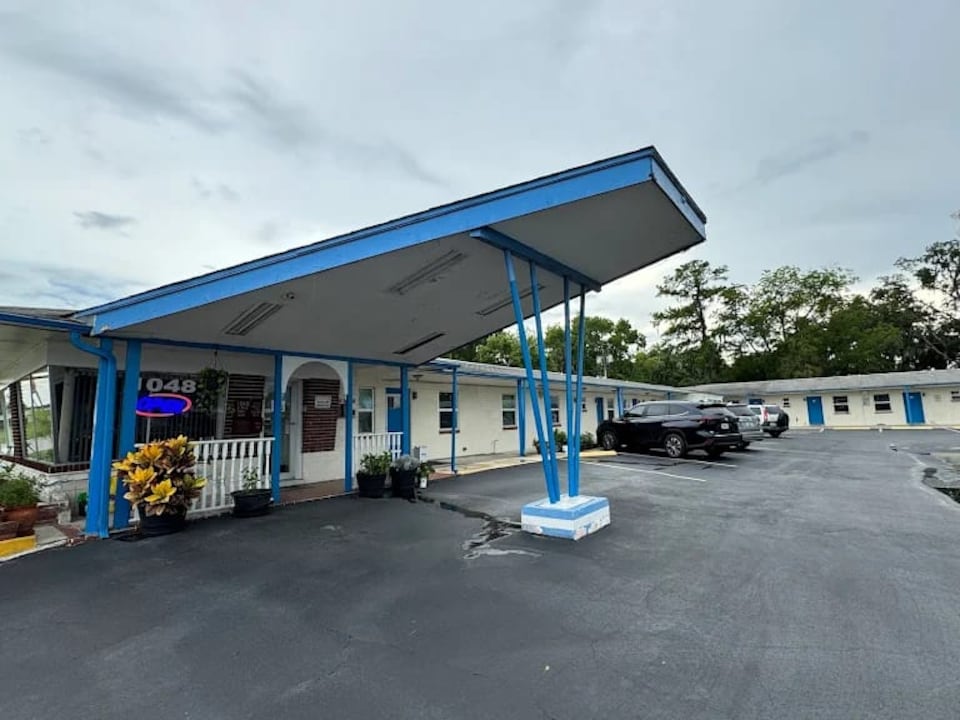 Holiday Motel Ocala Downtown I-75, Ocala Central FL, Ocala FL