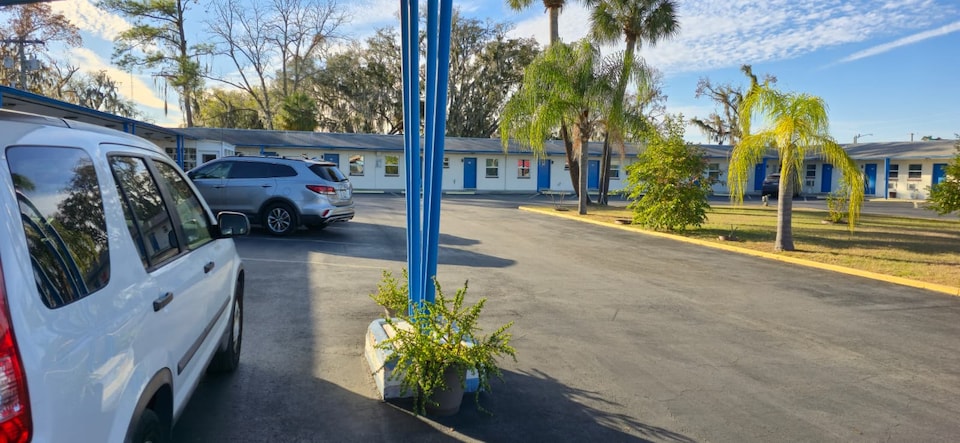 Holiday Motel Ocala Downtown I-75, Ocala Central FL, Ocala FL