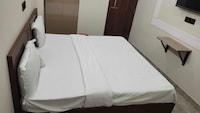 Hotel O Sector 27 Noida Formerly Hans Residency