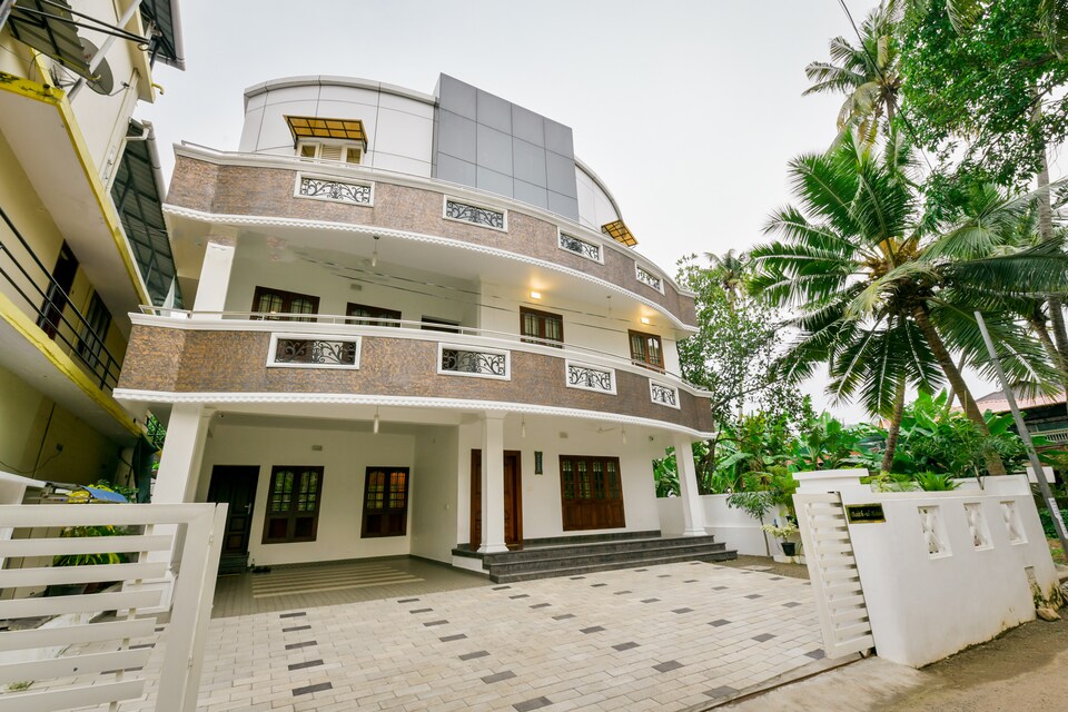 OYO Home 13642 Modern 3 BHK, Edapally Kochi, Kochi