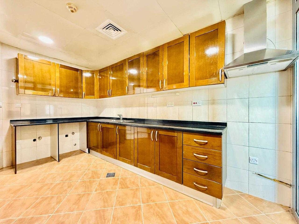 Elegant & Premium Pearl Plaza Building, Madinat Zayed Abu Dhabi, Abu Dhabi