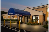 All Seasons Inn & Suites Smithfield Providence