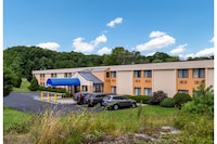 All Seasons Inn & Suites Smithfield Providence