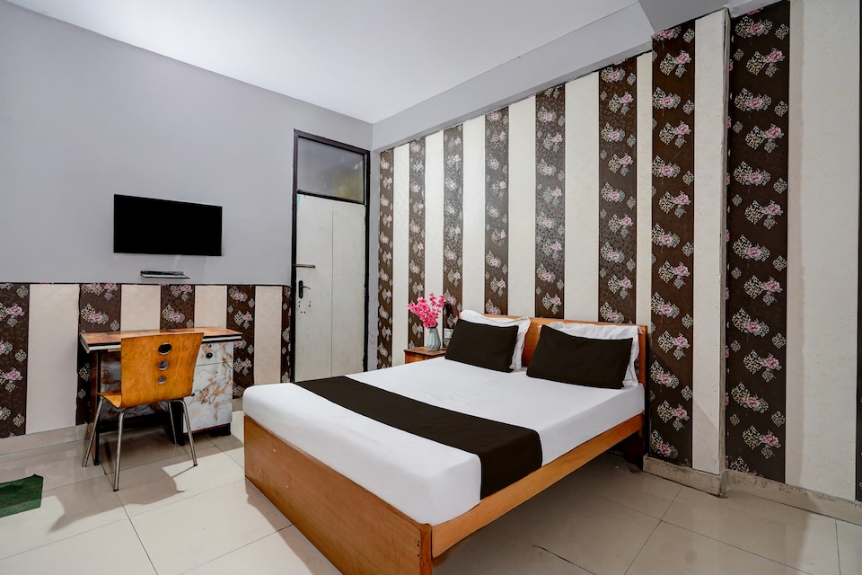 Hotel O Corner , Noida City, Noida