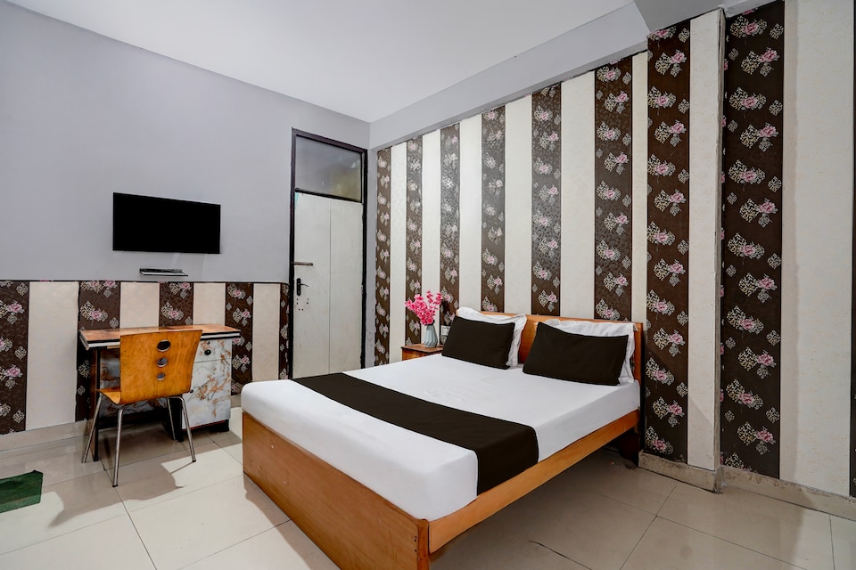 Hotel O Corner , Noida City, Noida