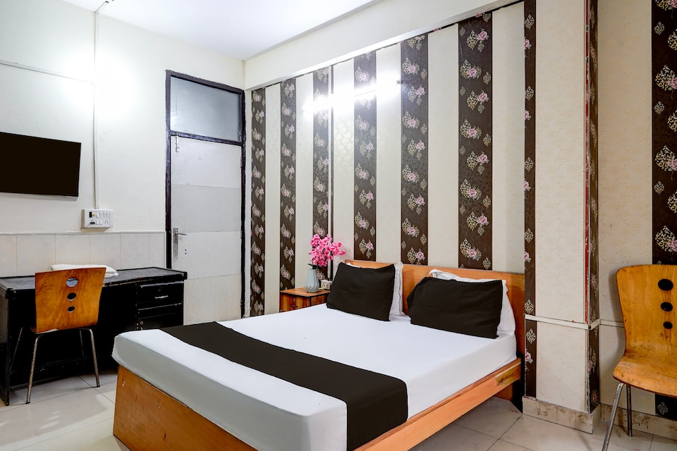 Hotel O Corner , Noida City, Noida