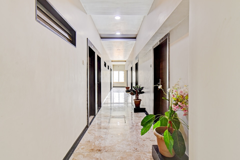 Hotel O Kohinoor Plaza, Nirala Bazar, Aurangabad