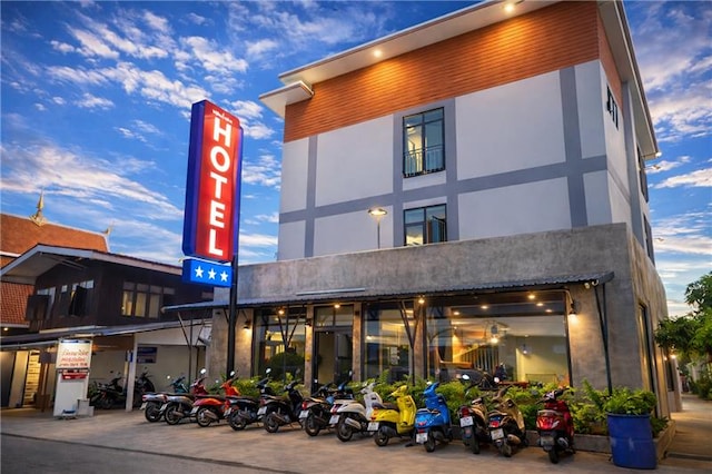 Capital O Thaworn Hotel