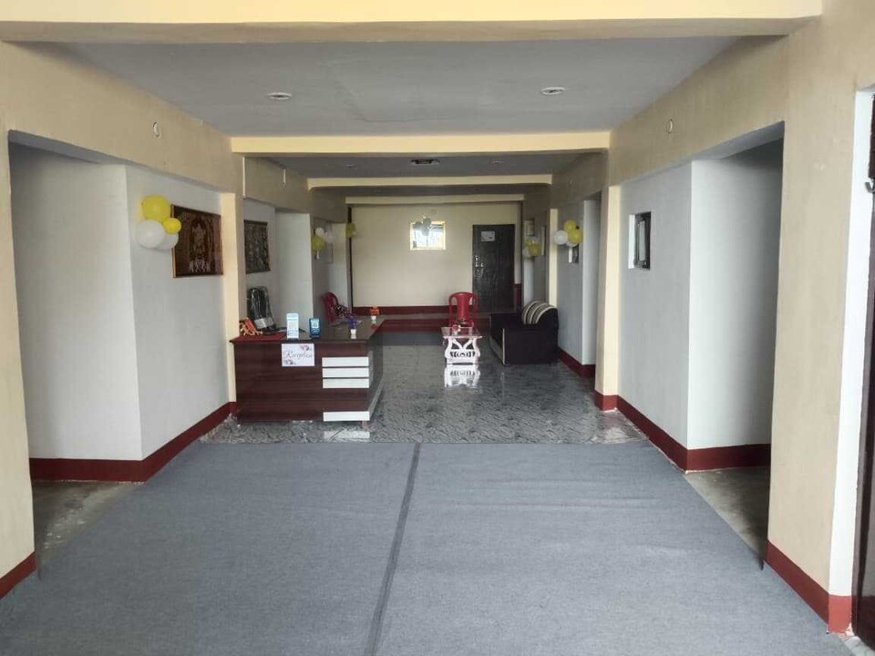 SPOT ON Hotel Royal X, Mumfordganj Allahabad, Prayagraj