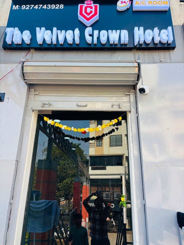 Hotel O The  Velvet Crown Hotel 