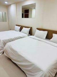 Hotel O The  Velvet Crown Hotel 