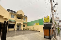 OYO 95136 Jec Plumbon Homestay Syariah