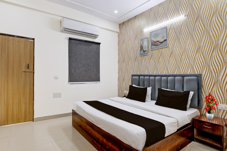 Townhouse Noida Sector 70 Formerly Palm Paradise, Noida City, Noida