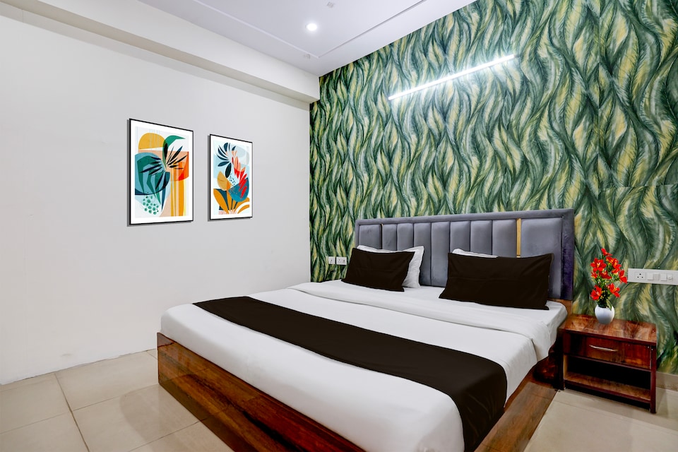 Townhouse Noida Sector 70 Formerly Palm Paradise, Noida City, Noida